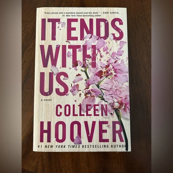 It Ends With Us by Colleen Hoover - Picture 1 of 2